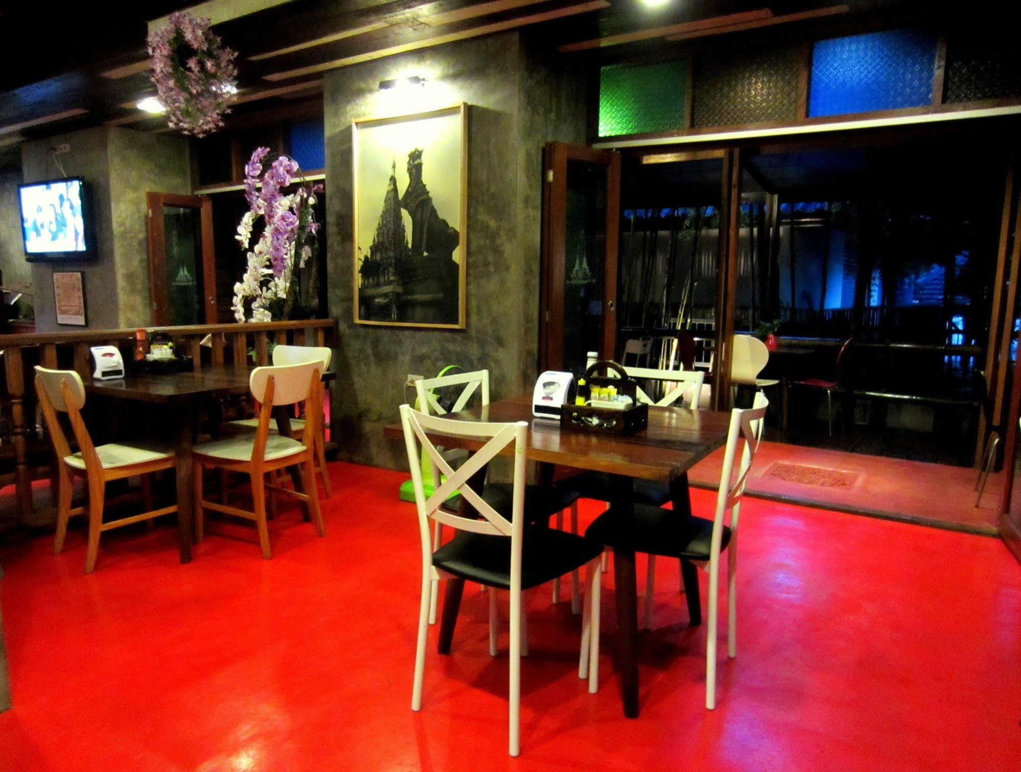 De Wiang Kum Kam Hotel Chiang Mai Exterior foto